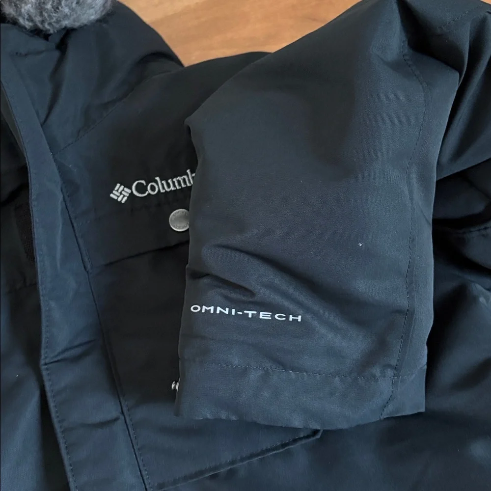 Columbia OmniTech Black Parka  with Faux Fur Trim Size Large